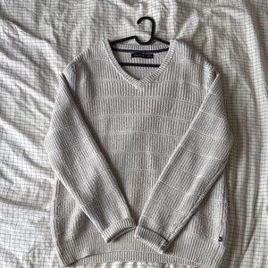 Nautica Men’s Cream Textured V-Neck Sweater